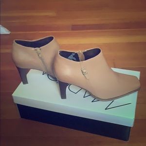 MARKON LEATHER (Fanta) 7 1/2 wide 2 1/2 inch heel